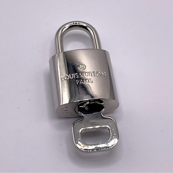 Louis Vuitton- Silver authentic Lock and Key - #315 - Picture 2 of 7